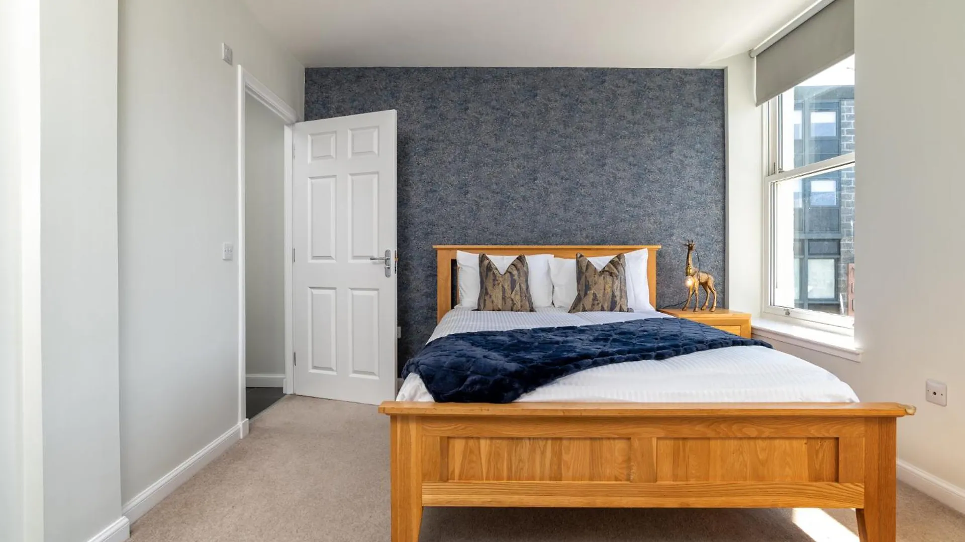 Central Comfort And Explore Nearby Cafes Aberdeen