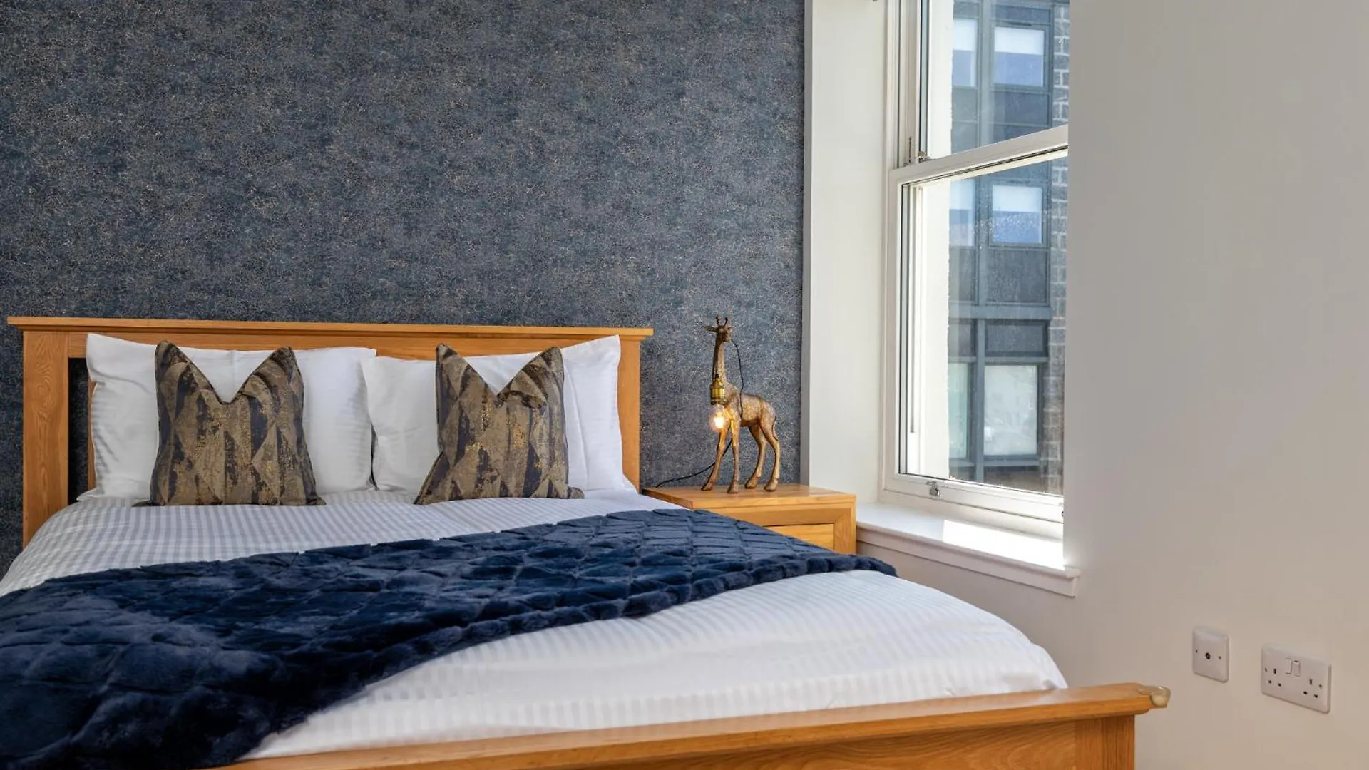 Central Comfort And Explore Nearby Cafes Aberdeen Apartamento