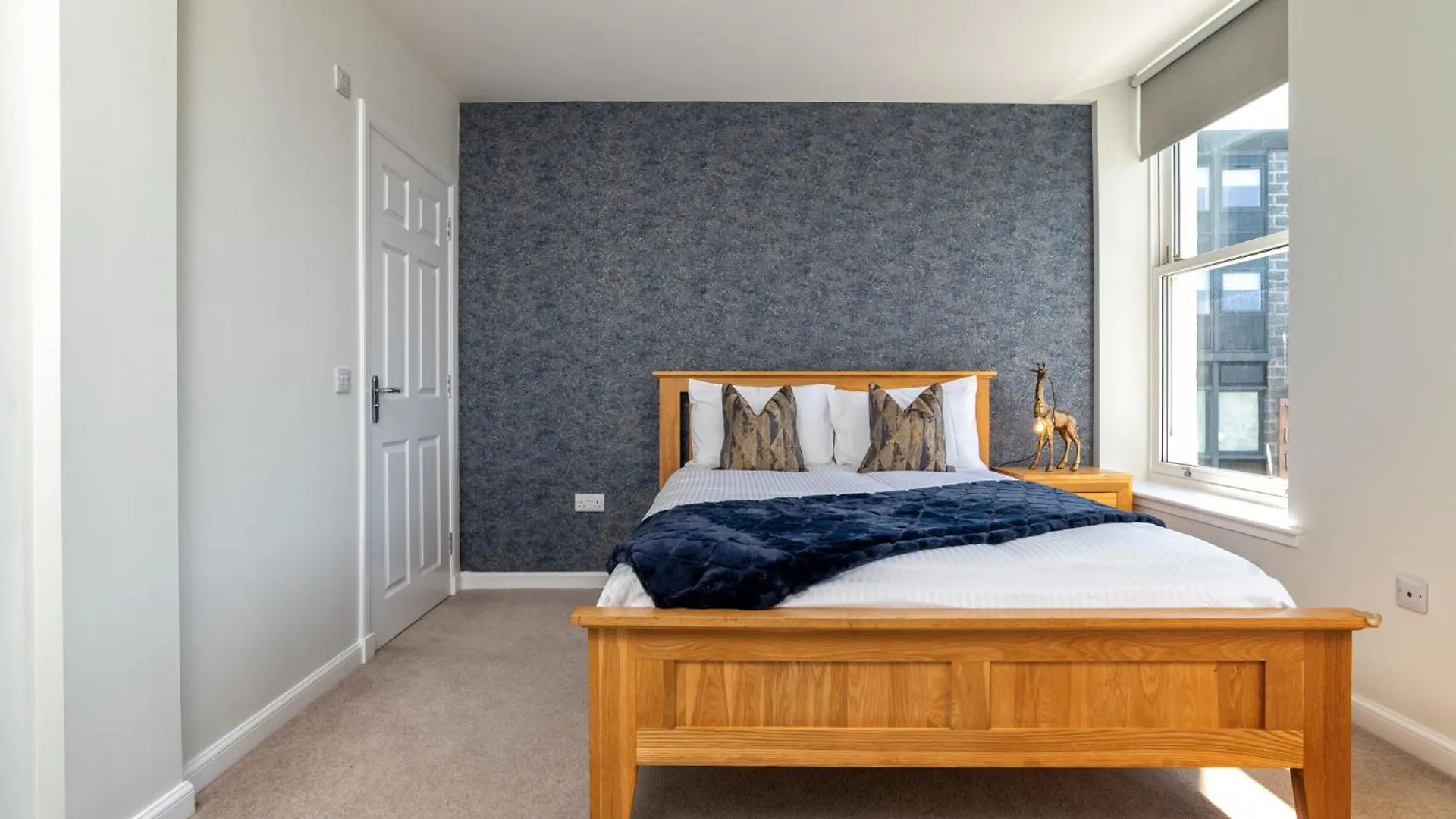 Central Comfort And Explore Nearby Cafes Aberdeen