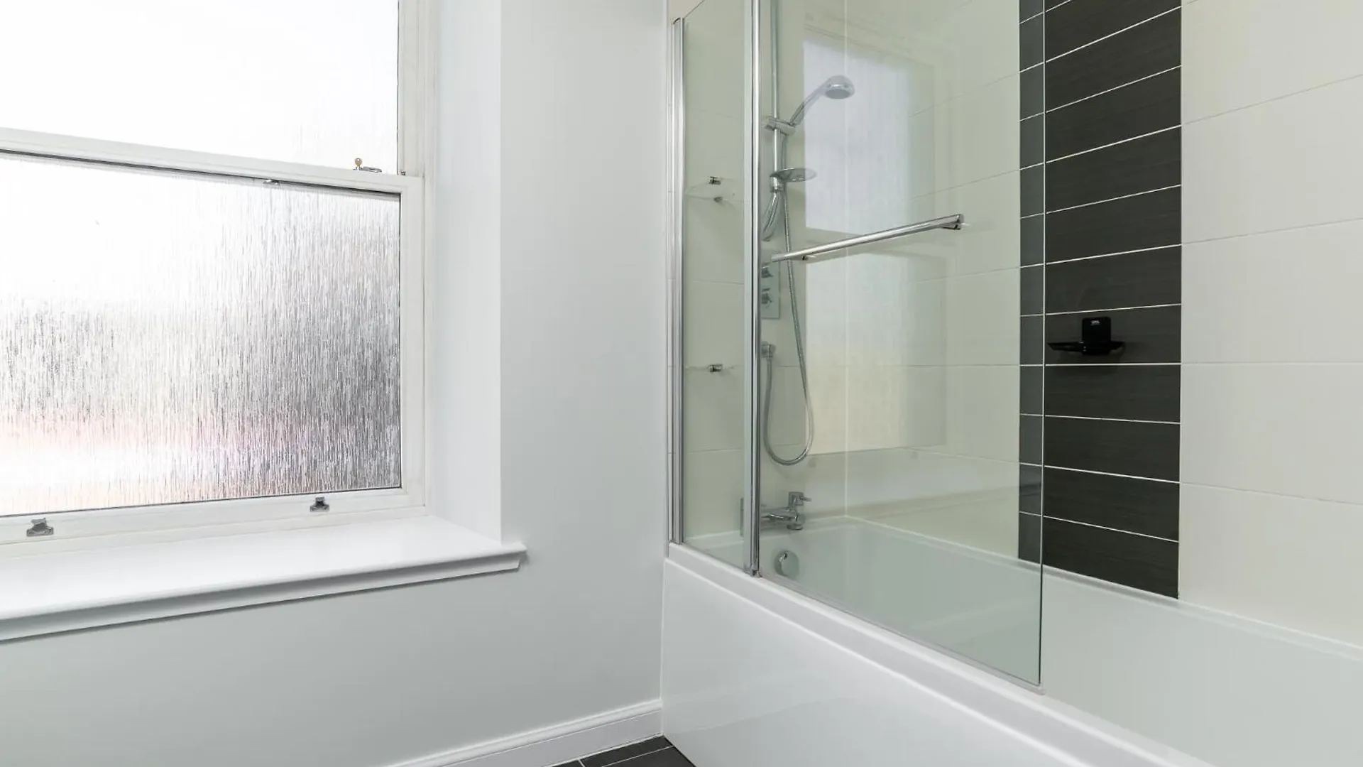 Central Comfort And Explore Nearby Cafes Aberdeen 0*,  Regno Unito
