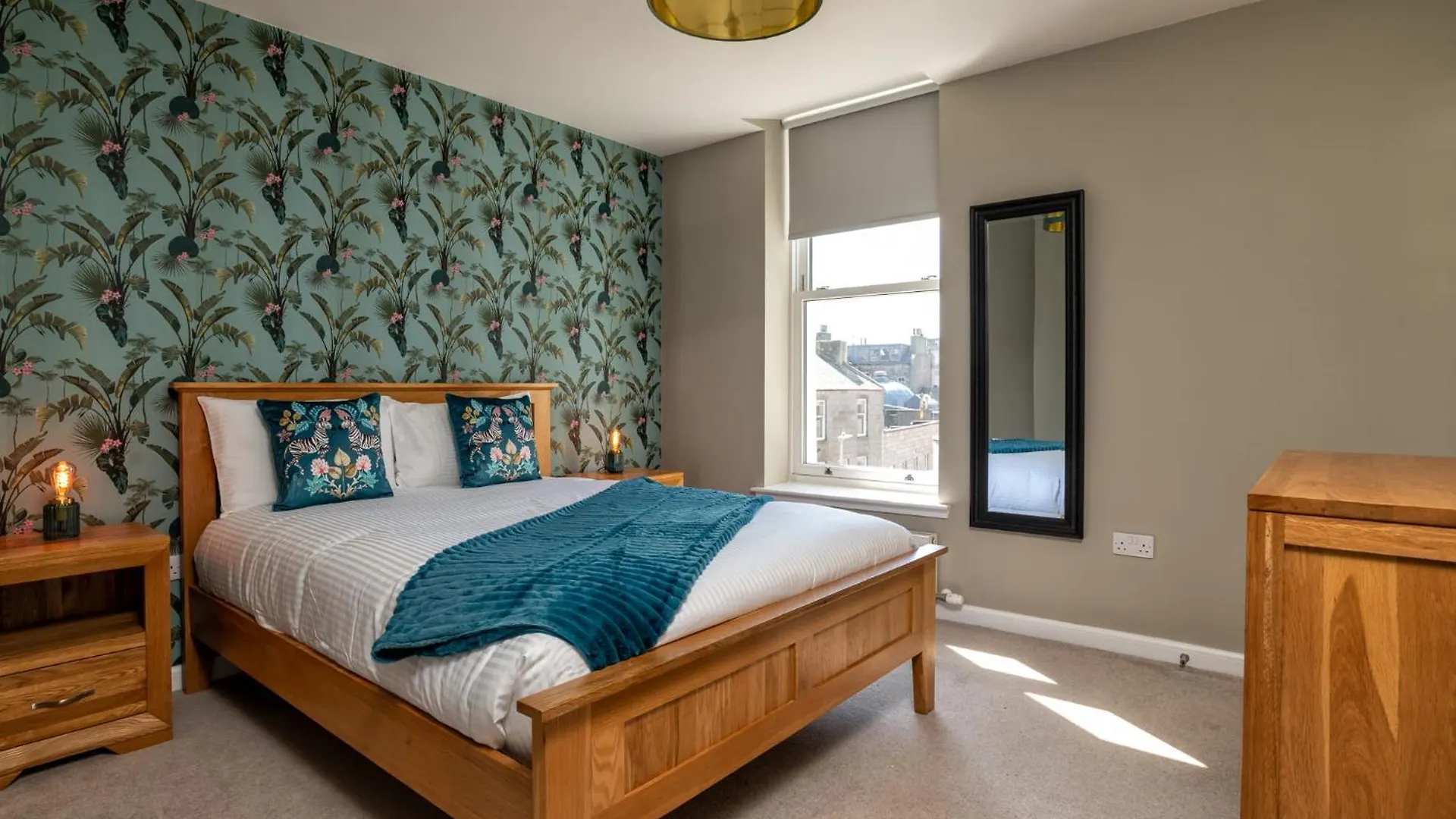 Central Comfort And Explore Nearby Cafes Aberdeen 0*,