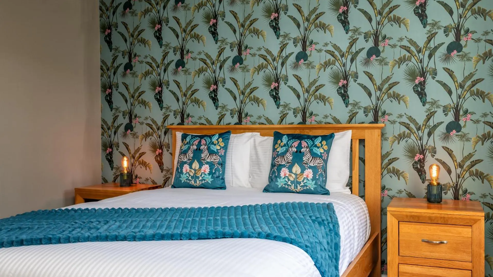 Central Comfort And Explore Nearby Cafes Aberdeen 0*,  Regno Unito