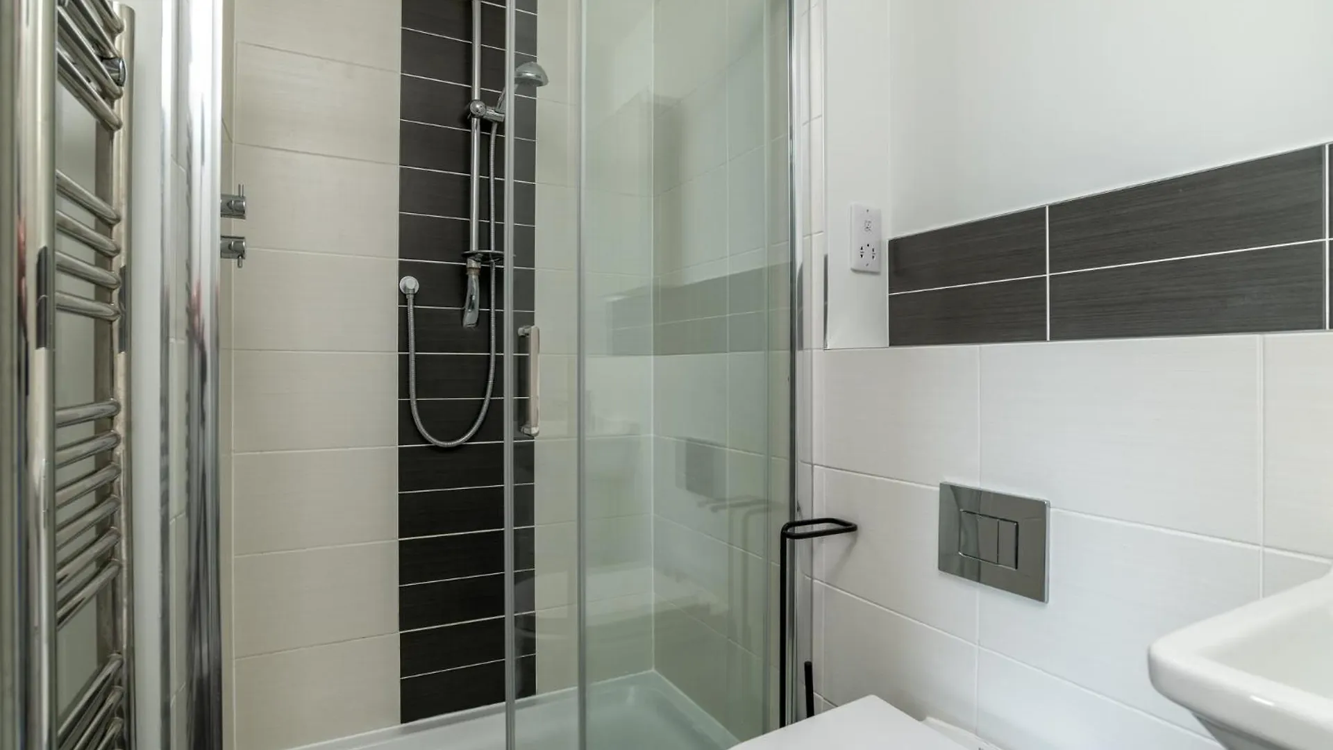 Central Comfort And Explore Nearby Cafes Aberdeen